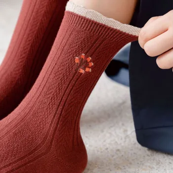 7 Párov Street Style Kvetinové Výšivky Bavlnené Ponožky Ženy Móda Uprostred Trubice Prehrabať Jar Jeseň Dlhé Ponožky Nastaviť Chaussettes