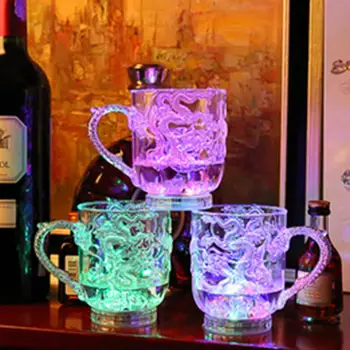 Blesk LED Farba Svetla Do Pivo, Pohár Čaju Hrnček Mlieka, Kávy Citrónovej Šťavy Whisky Hrnček Zmena Dragon Pohár Dropshipping
